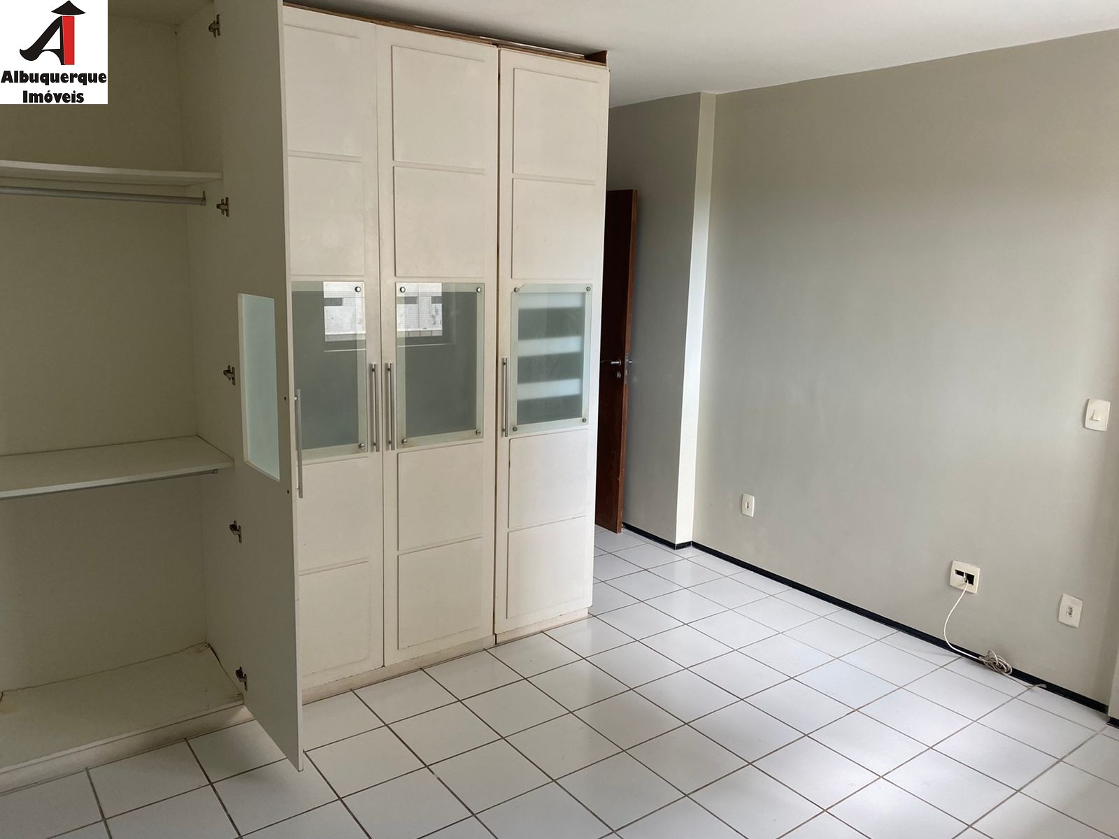 Apartamento à venda com 3 quartos, 110m² - Foto 6