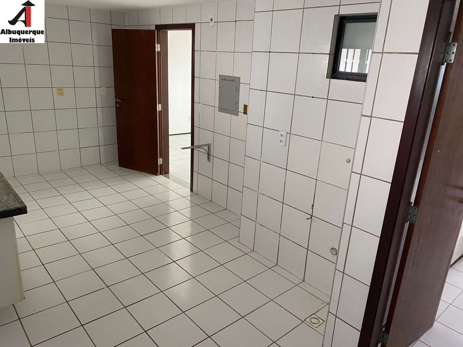 Apartamento à venda com 3 quartos, 110m² - Foto 4