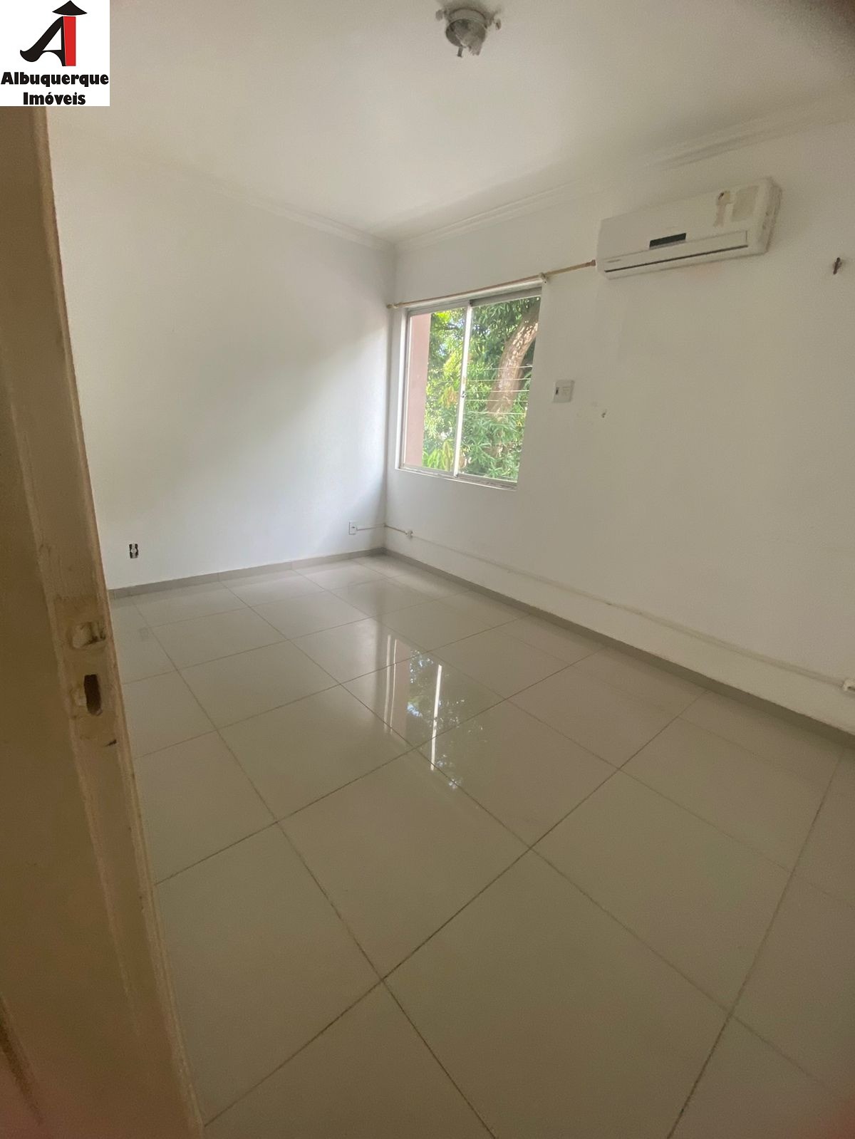 Apartamento à venda com 2 quartos, 80m² - Foto 4