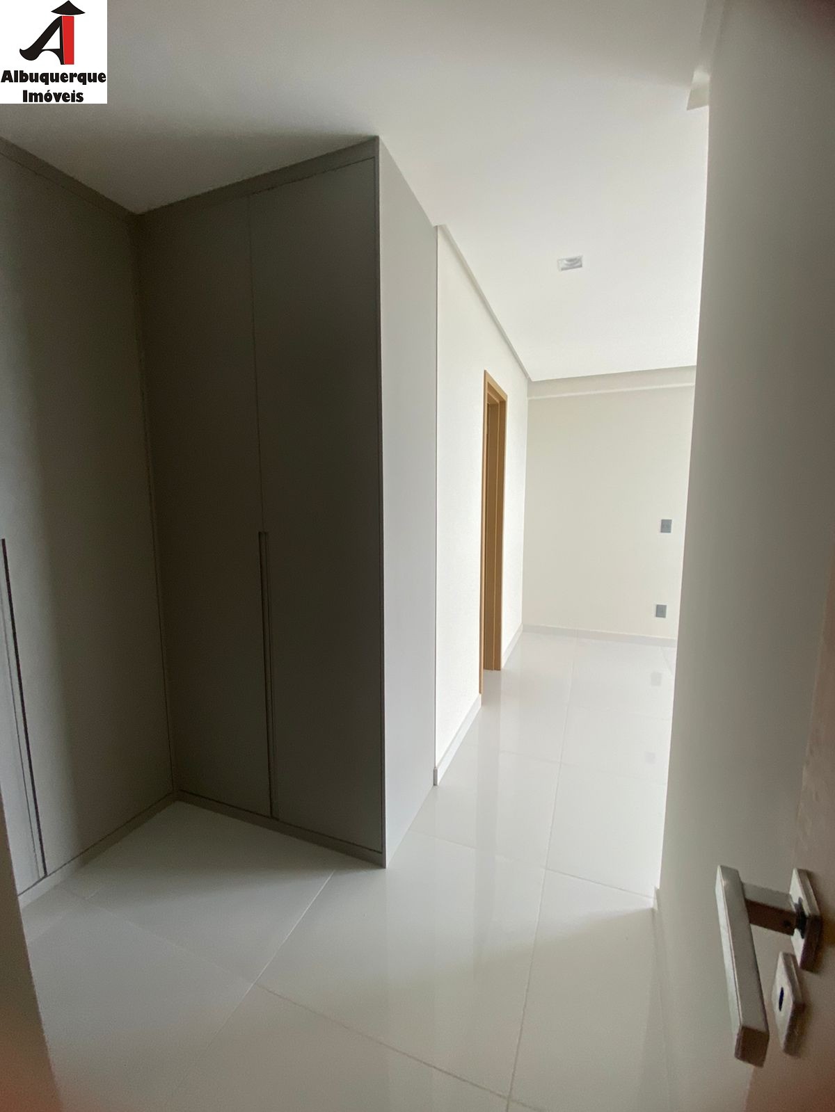 Apartamento para alugar com 3 quartos, 123m² - Foto 3