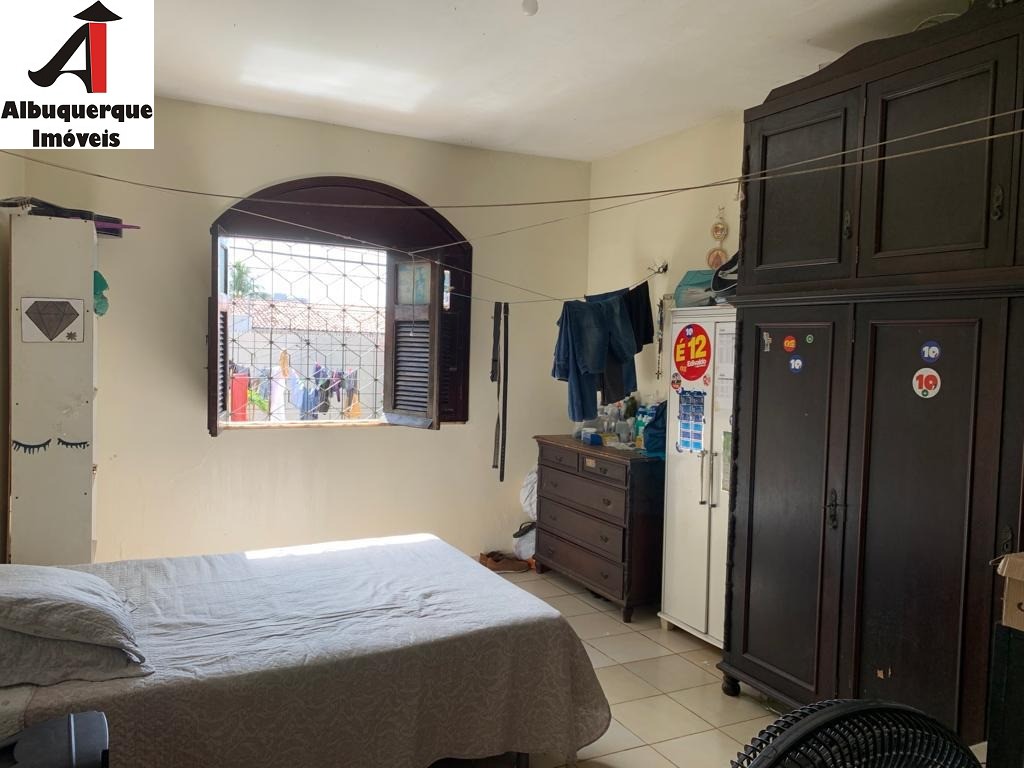 Casa à venda com 4 quartos, 300m² - Foto 4