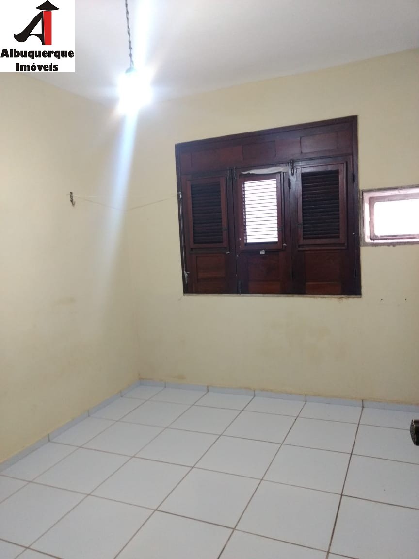 Casa para alugar com 5 quartos, 300m² - Foto 8