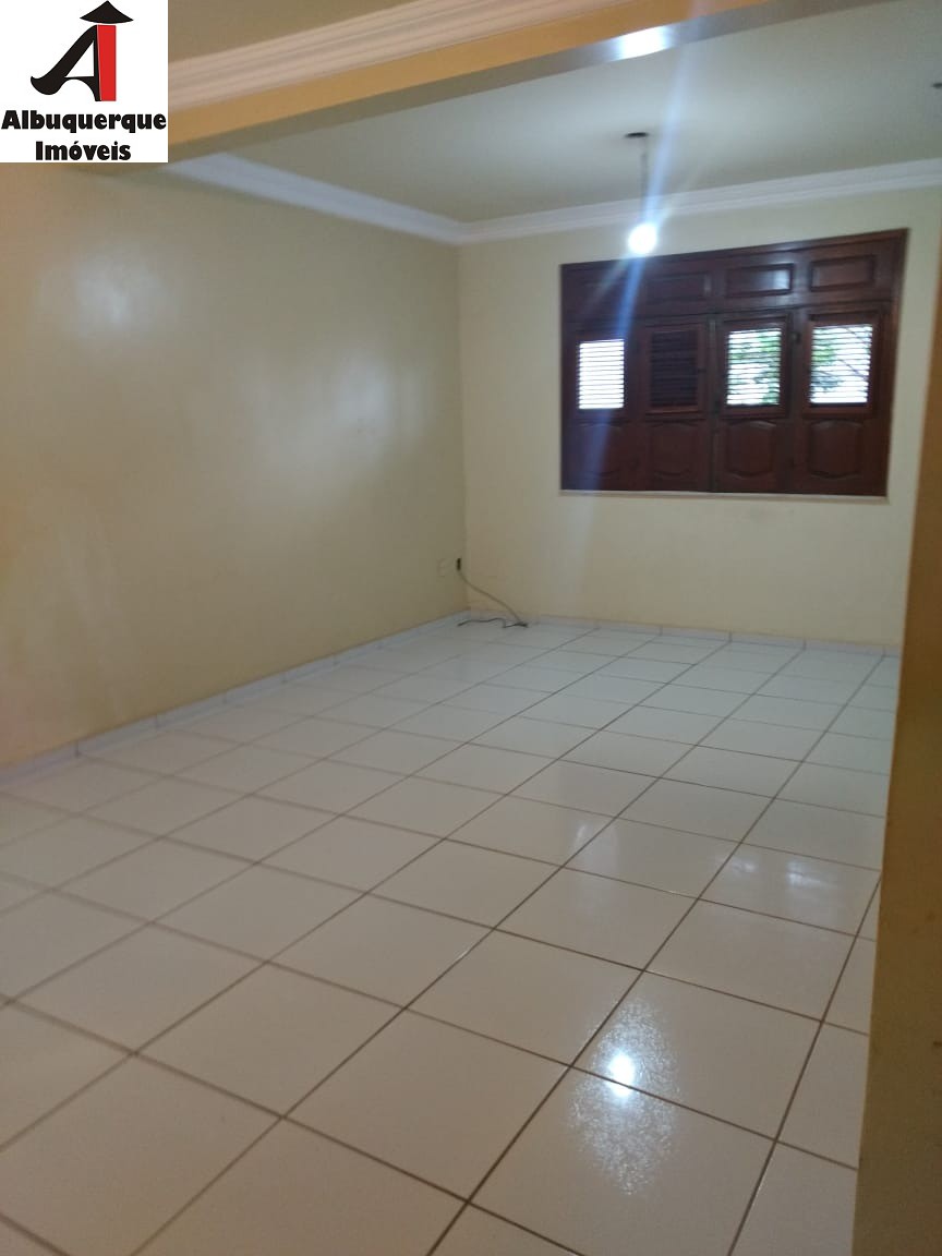 Casa para alugar com 5 quartos, 300m² - Foto 15