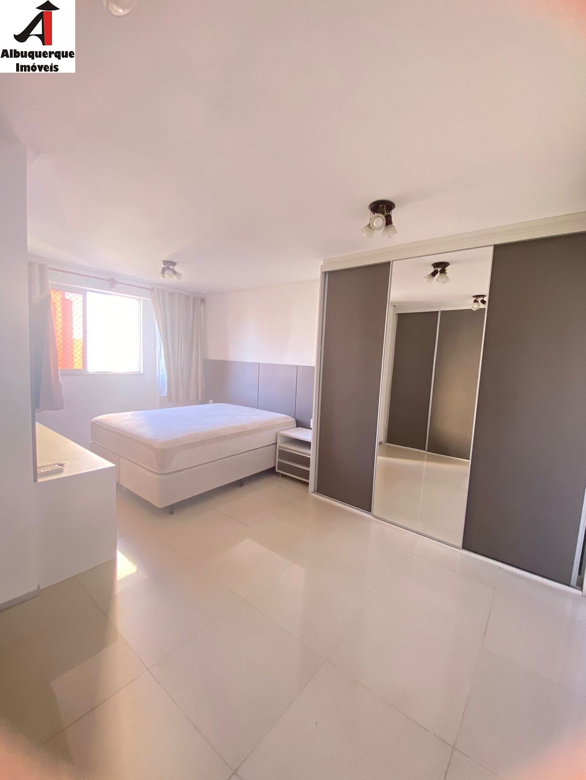 Apartamento para alugar com 3 quartos, 130m² - Foto 5