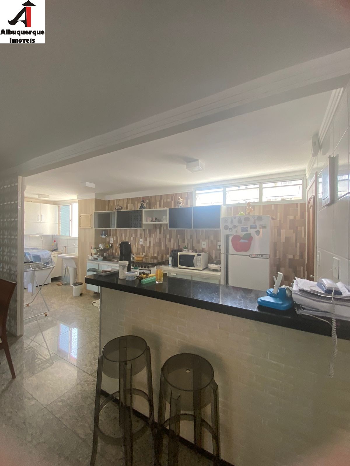 Apartamento à venda com 3 quartos, 96m² - Foto 2