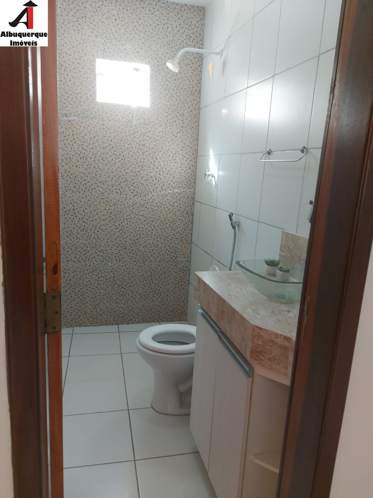 Casa à venda com 4 quartos, 200m² - Foto 4