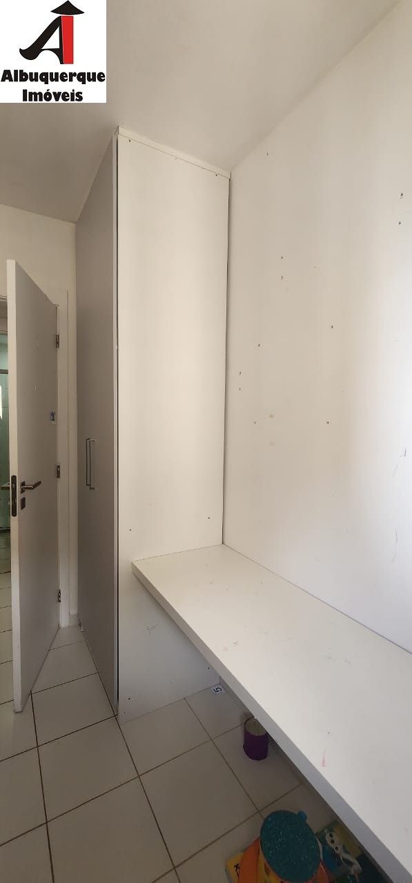 Apartamento à venda com 2 quartos, 65m² - Foto 4