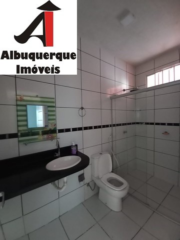 Casa à venda com 3 quartos, 200m² - Foto 2