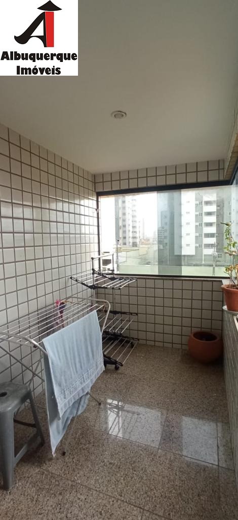 Apartamento à venda com 2 quartos, 78m² - Foto 3