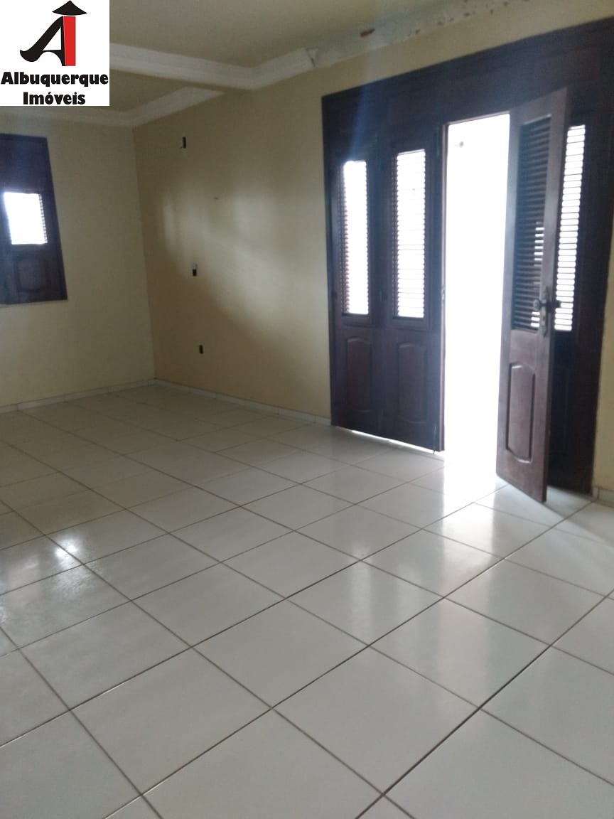 Casa para alugar com 5 quartos, 300m² - Foto 3