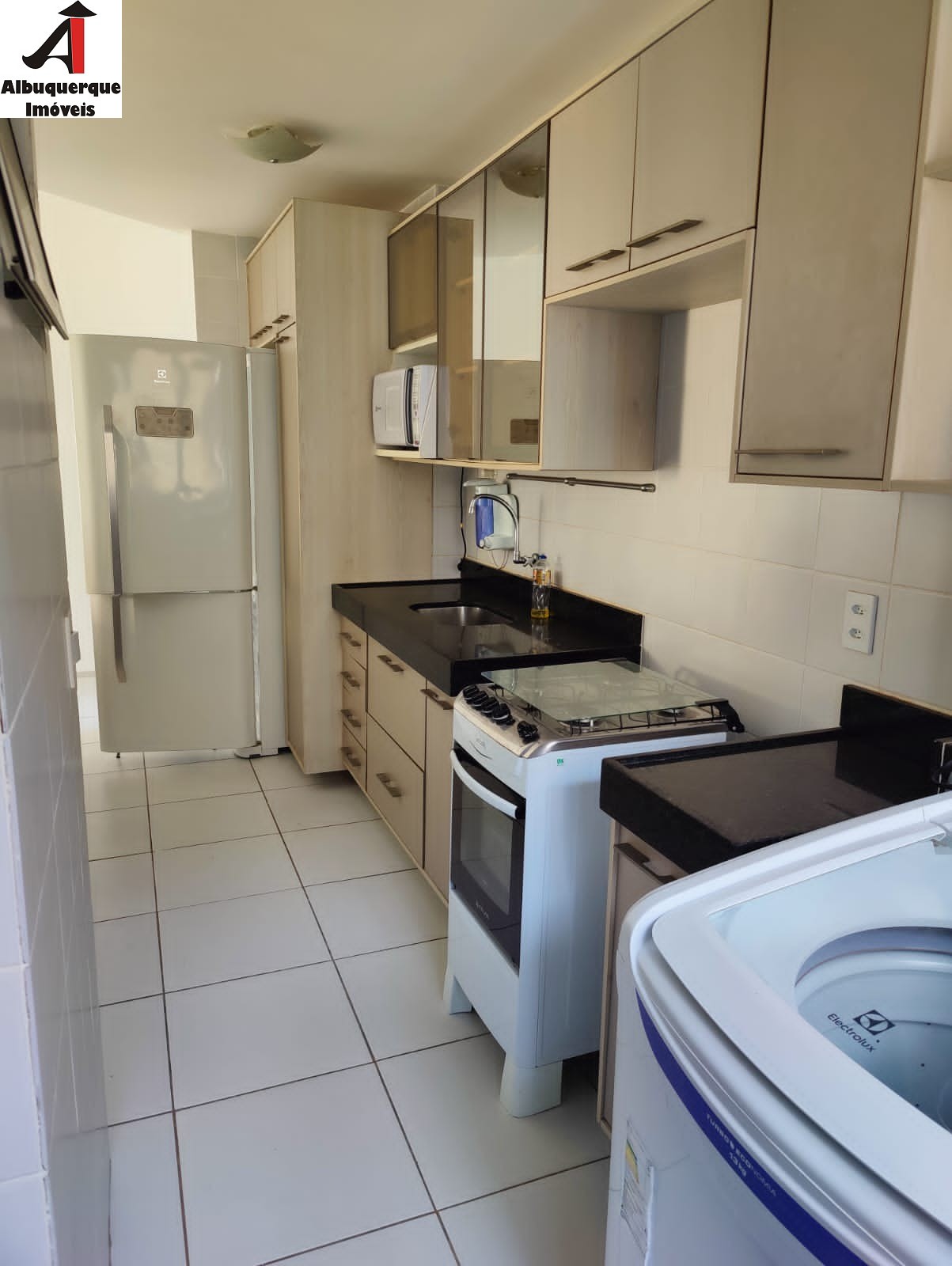 Apartamento para alugar com 3 quartos, 90m² - Foto 2