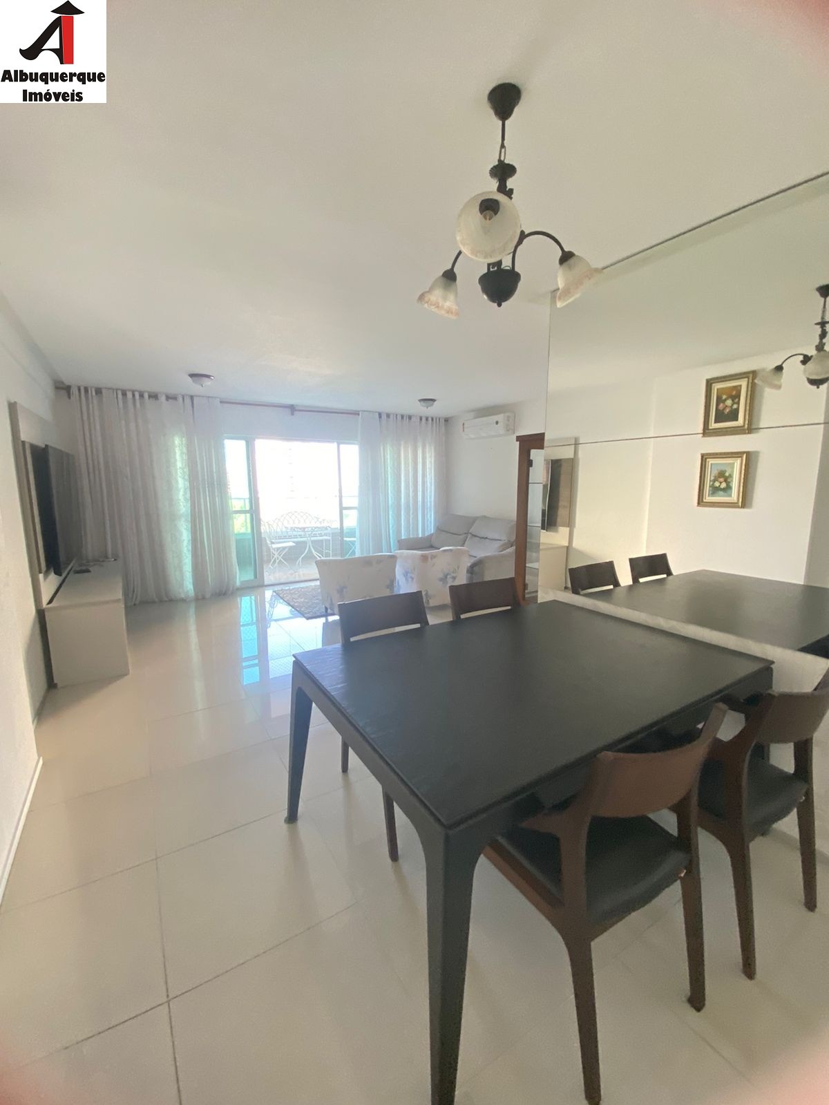 Apartamento para alugar com 3 quartos, 130m² - Foto 1