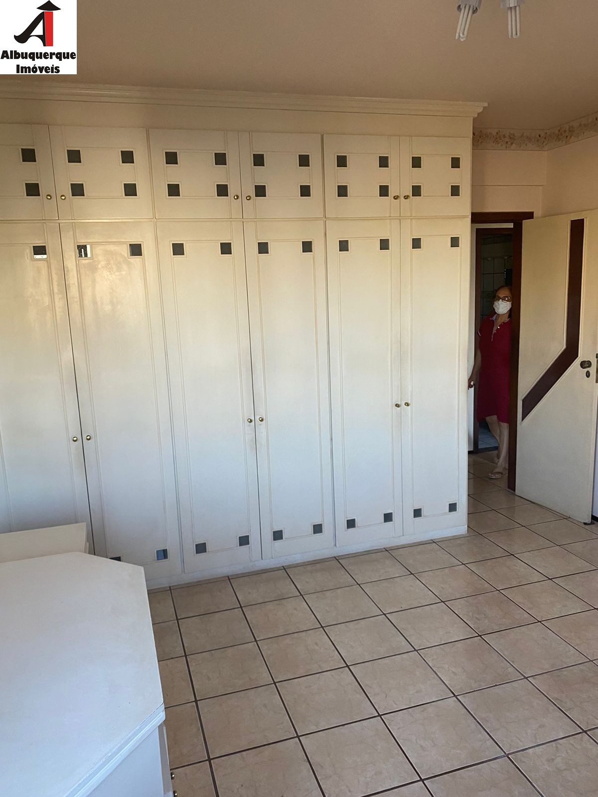 Apartamento à venda com 3 quartos, 126m² - Foto 2