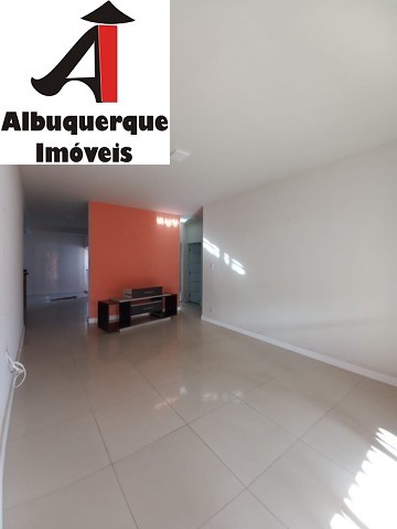 Casa à venda com 3 quartos, 200m² - Foto 4