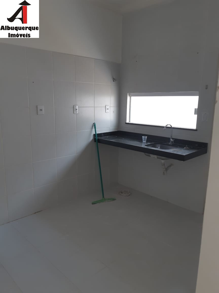 Casa à venda com 3 quartos, 100m² - Foto 14