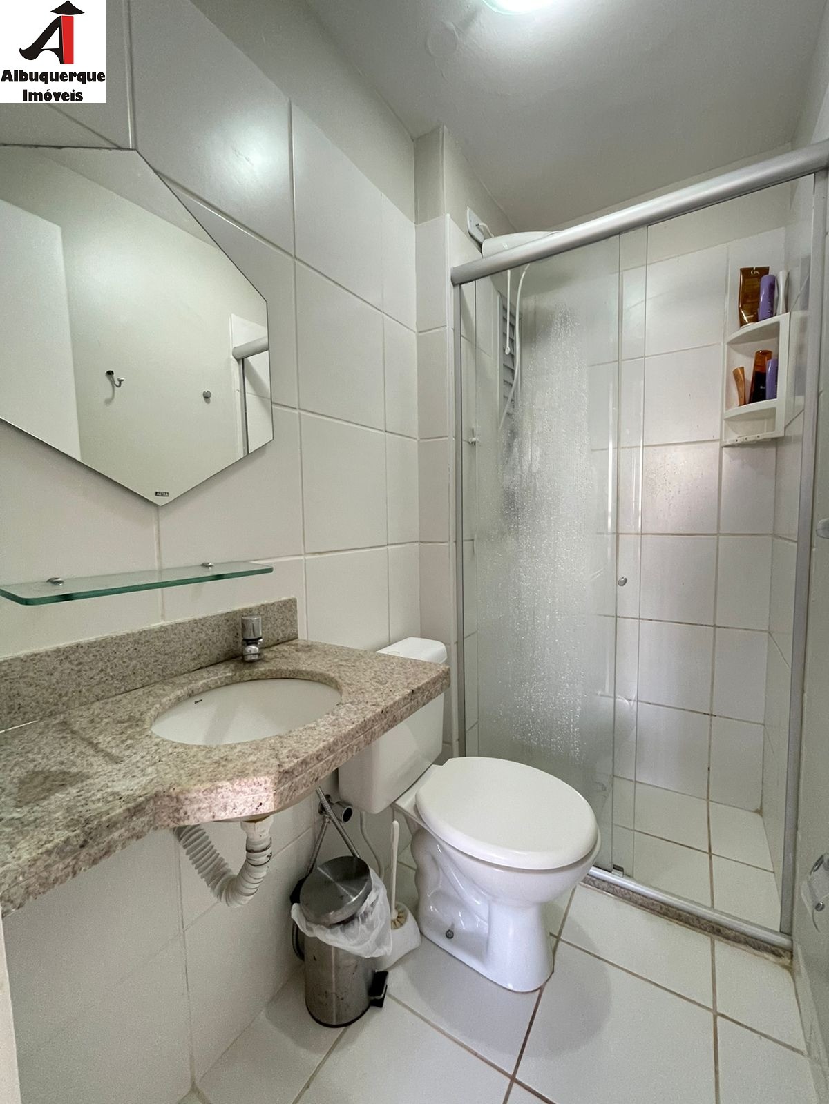 Apartamento à venda com 2 quartos, 72m² - Foto 2