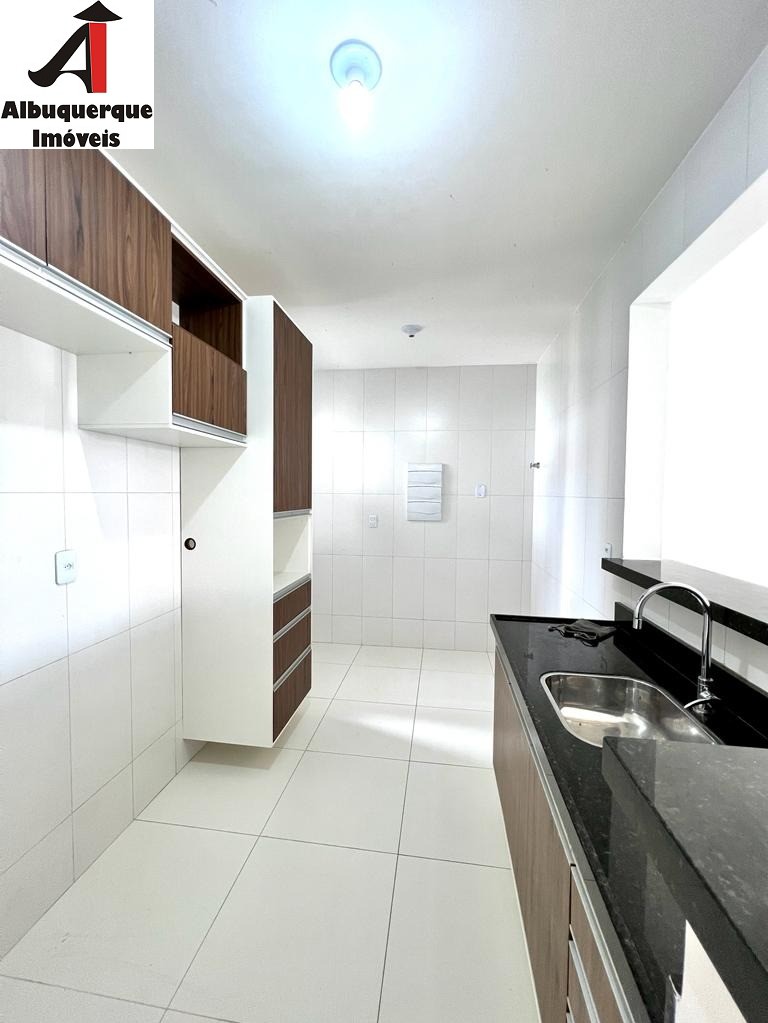 Casa à venda com 3 quartos, 190m² - Foto 2