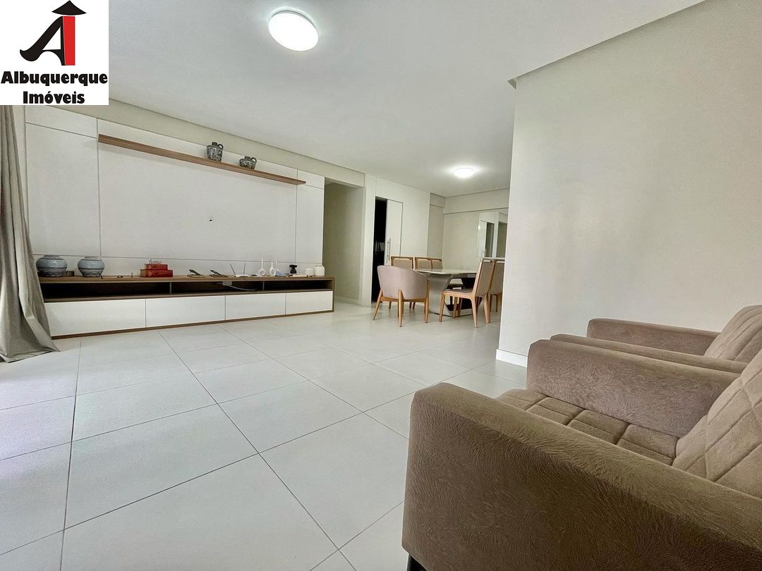 Apartamento à venda com 3 quartos, 136m² - Foto 4