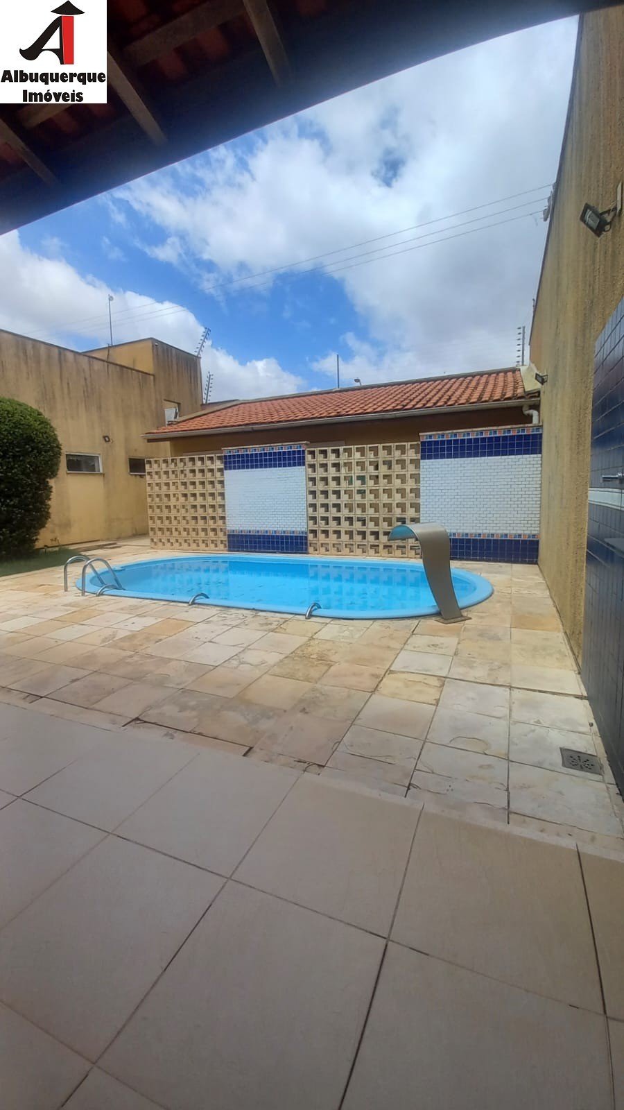 Casa à venda com 3 quartos, 450m² - Foto 4