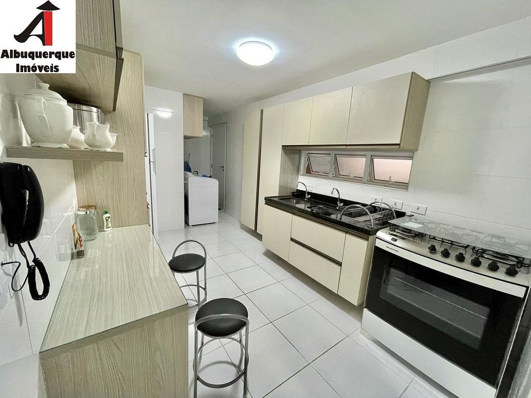 Apartamento à venda com 3 quartos, 136m² - Foto 10