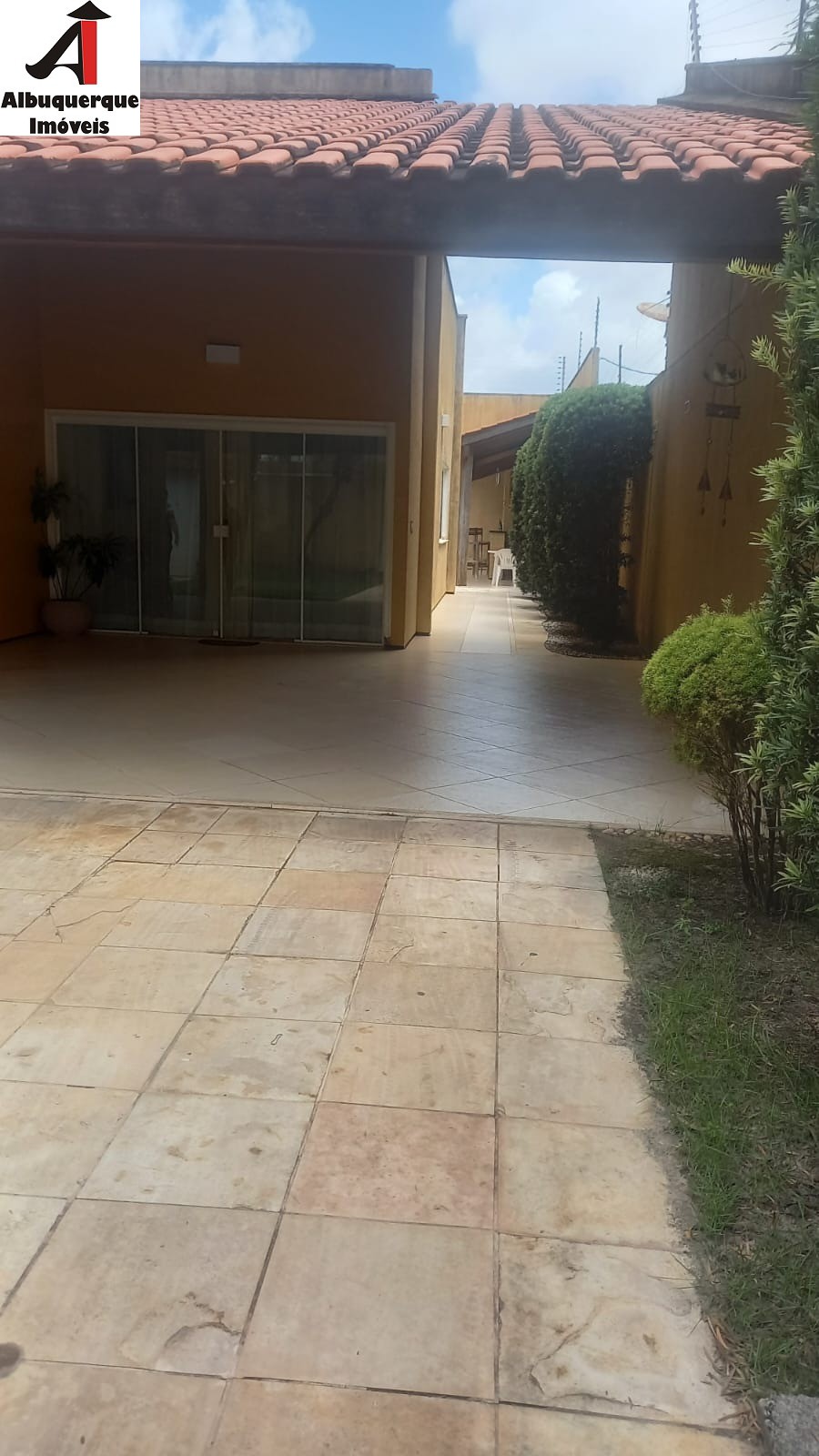 Casa à venda com 3 quartos, 450m² - Foto 2