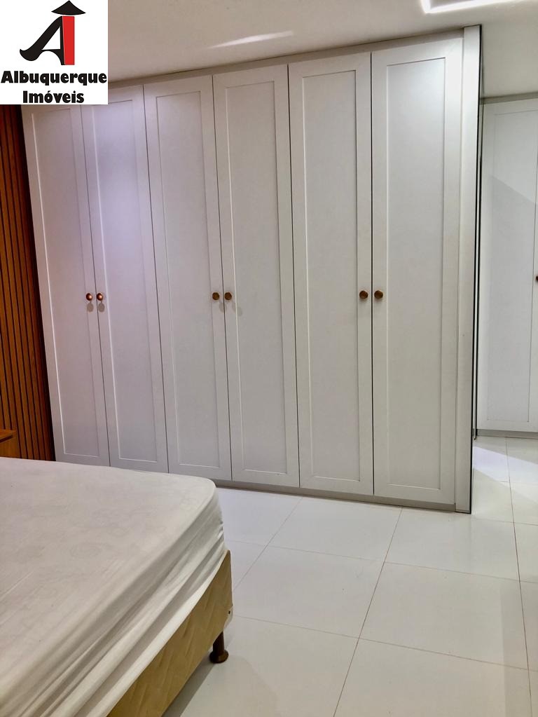 Casa à venda com 3 quartos, 300m² - Foto 7