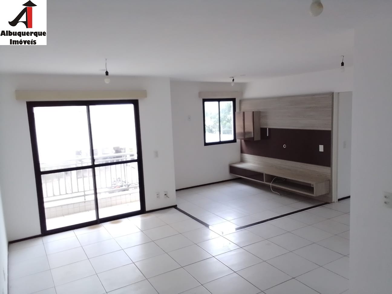 Apartamento à venda com 3 quartos, 77m² - Foto 1