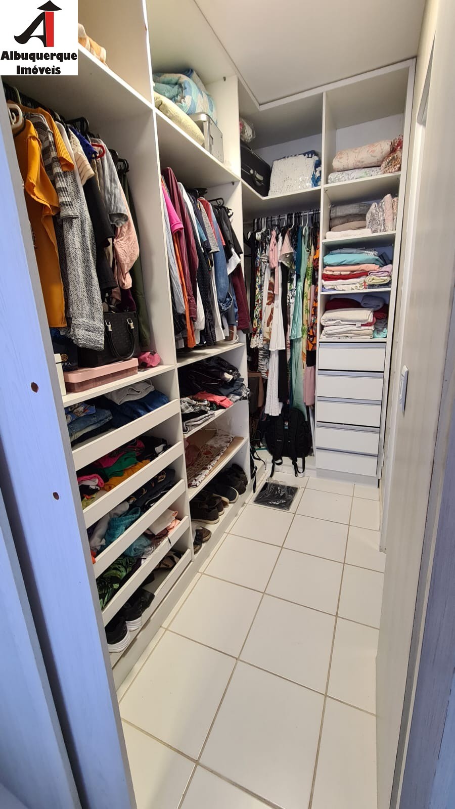 Apartamento à venda com 2 quartos, 62m² - Foto 2