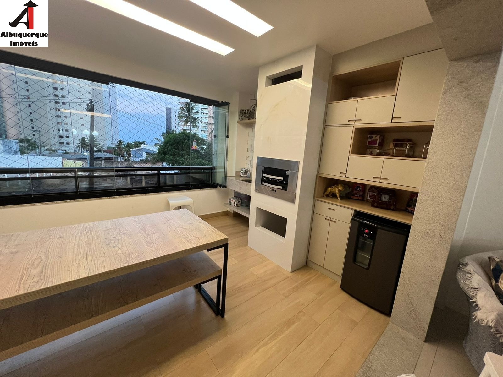 Apartamento à venda com 2 quartos, 142m² - Foto 1