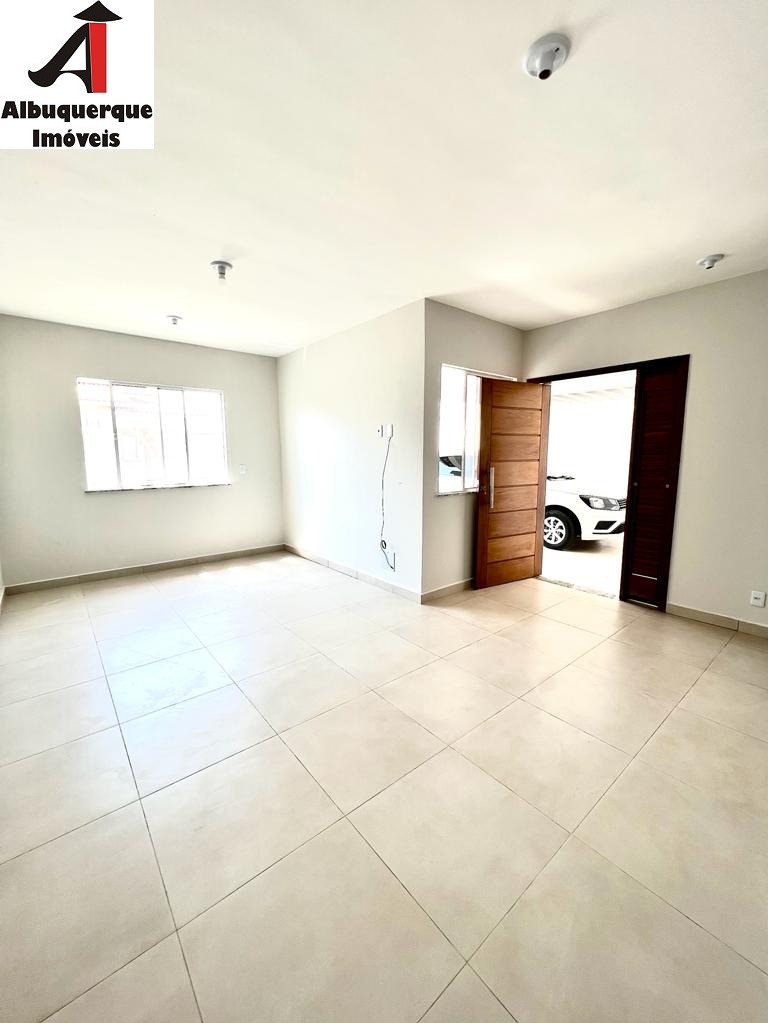 Casa à venda com 3 quartos, 190m² - Foto 1