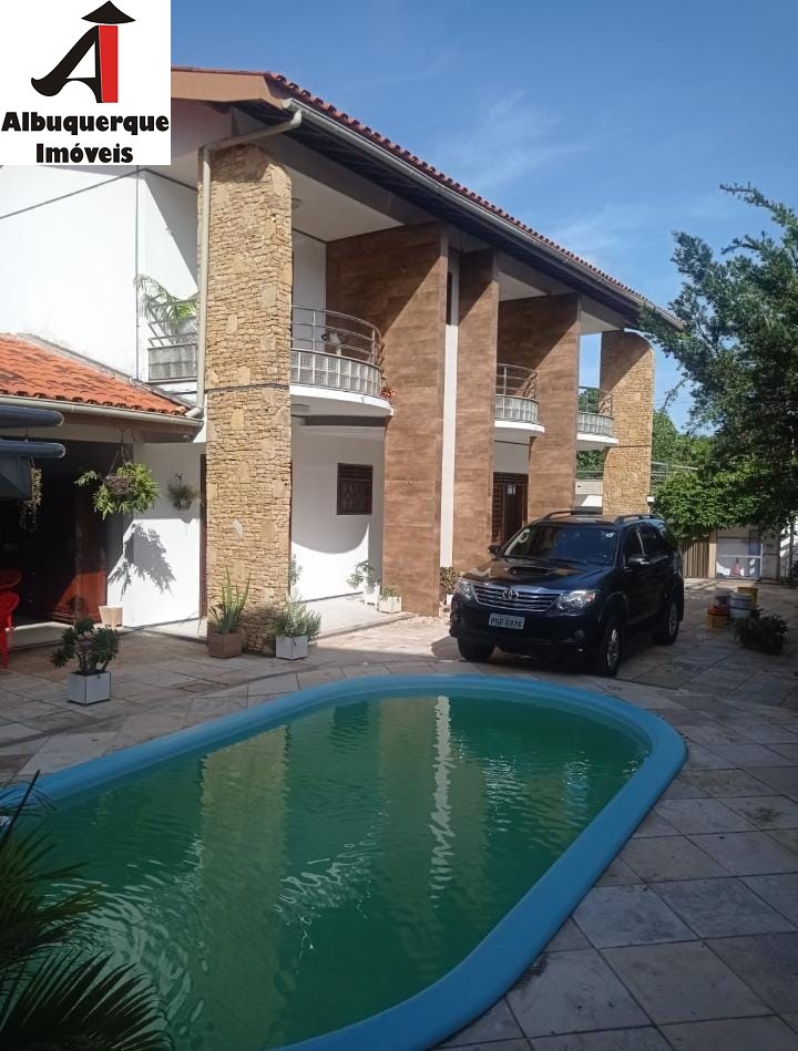 Casa à venda com 4 quartos, 637m² - Foto 2