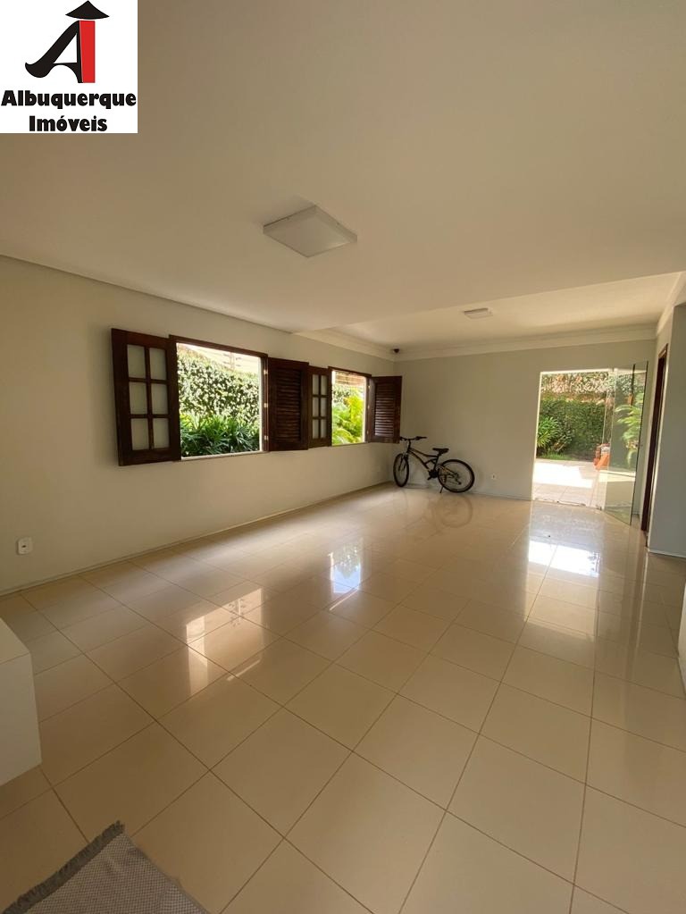 Casa à venda com 4 quartos, 360m² - Foto 2