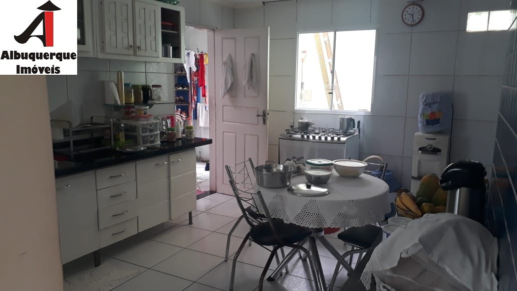 Casa à venda com 4 quartos, 200m² - Foto 10