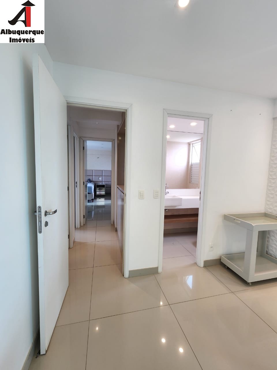 Apartamento à venda com 3 quartos, 156m² - Foto 6