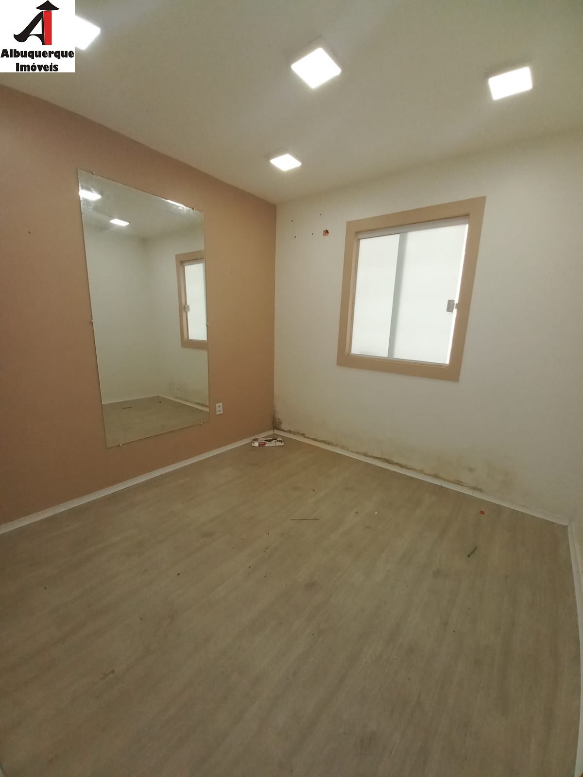 Casa à venda com 4 quartos, 300m² - Foto 11