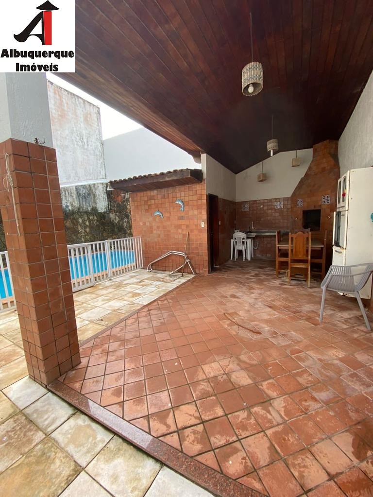 Casa à venda com 6 quartos, 350m² - Foto 11