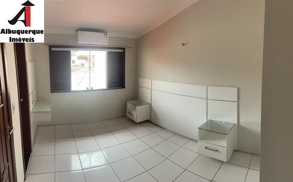 Casa à venda com 3 quartos, 250m² - Foto 8