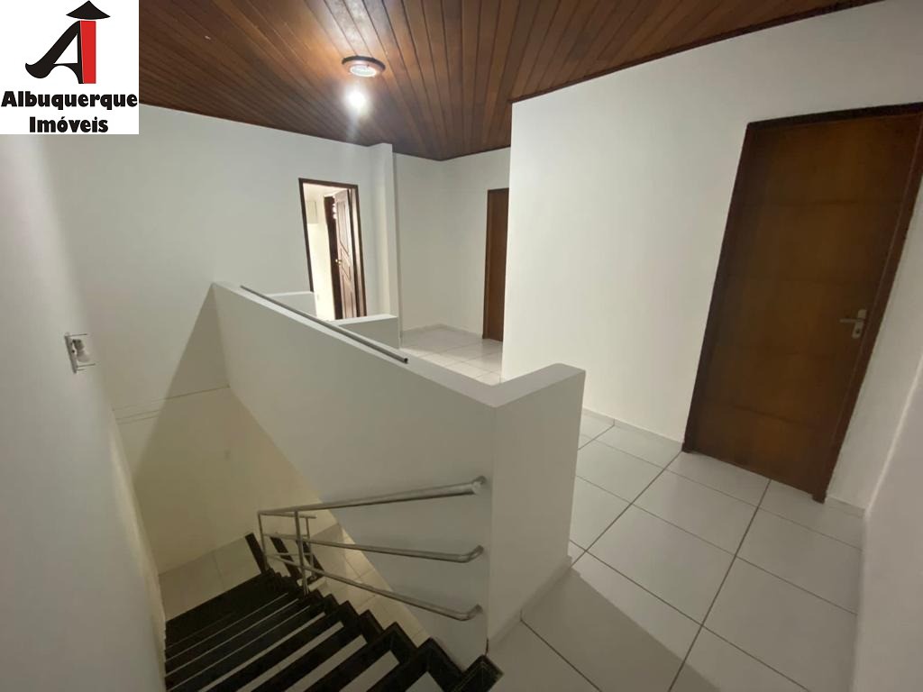 Casa à venda com 6 quartos, 350m² - Foto 15