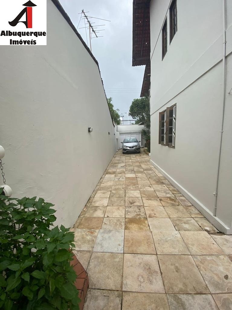 Casa à venda com 6 quartos, 350m² - Foto 14