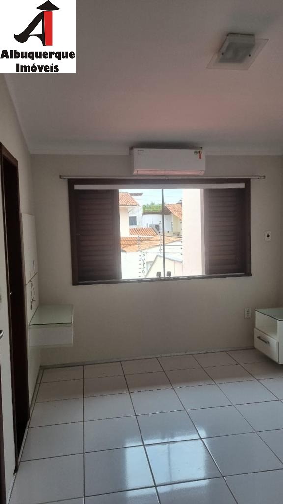 Casa à venda com 3 quartos, 250m² - Foto 12