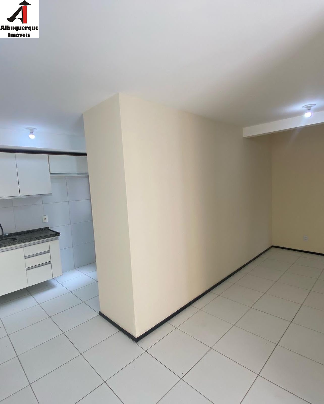 Apartamento à venda com 3 quartos, 77m² - Foto 2