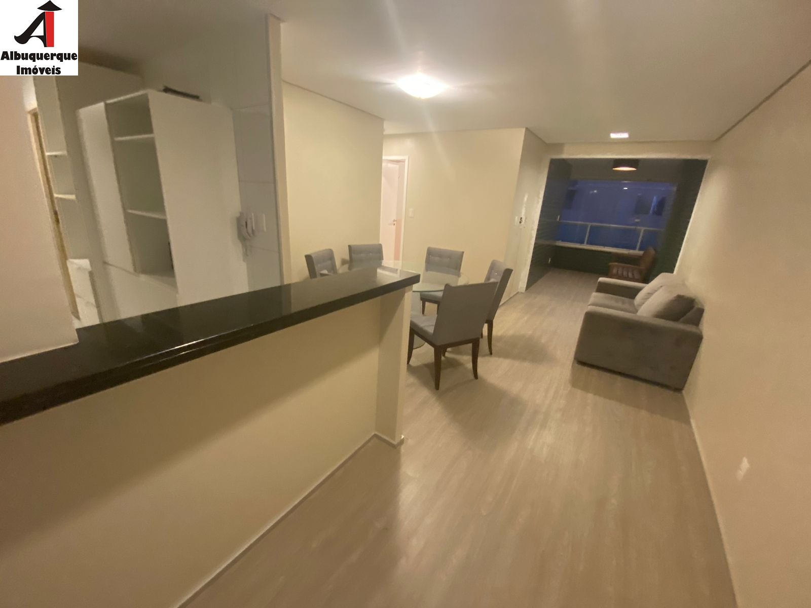 Apartamento à venda com 2 quartos, 80m² - Foto 1