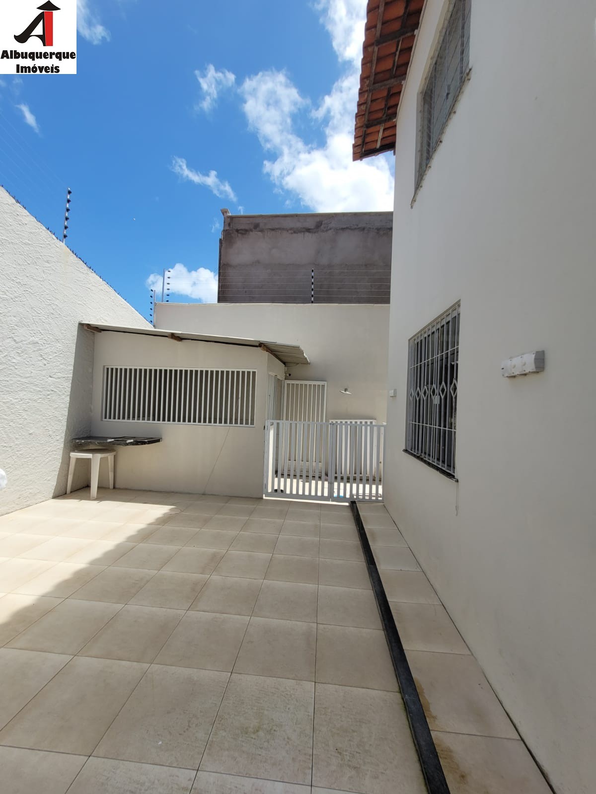 Casa à venda com 3 quartos, 360m² - Foto 3