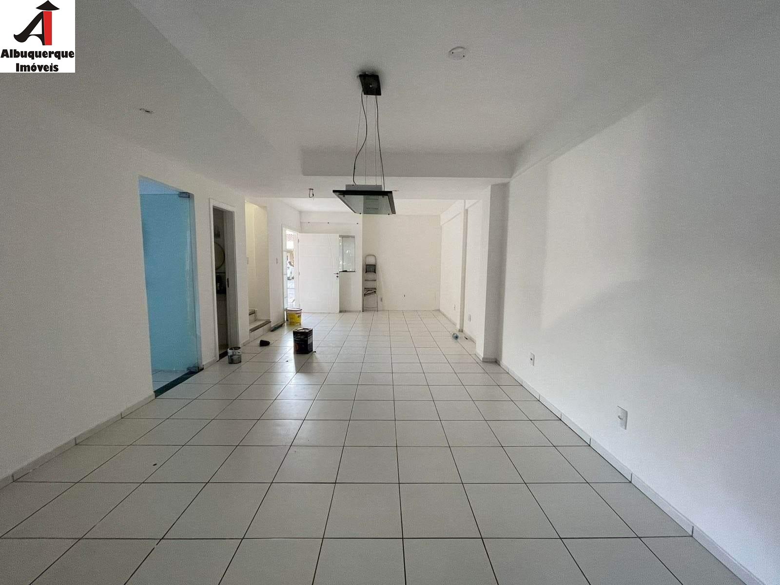 Casa à venda com 3 quartos, 200m² - Foto 5