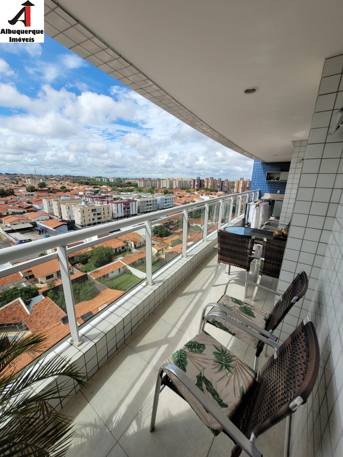 Apartamento à venda com 3 quartos, 96m² - Foto 4