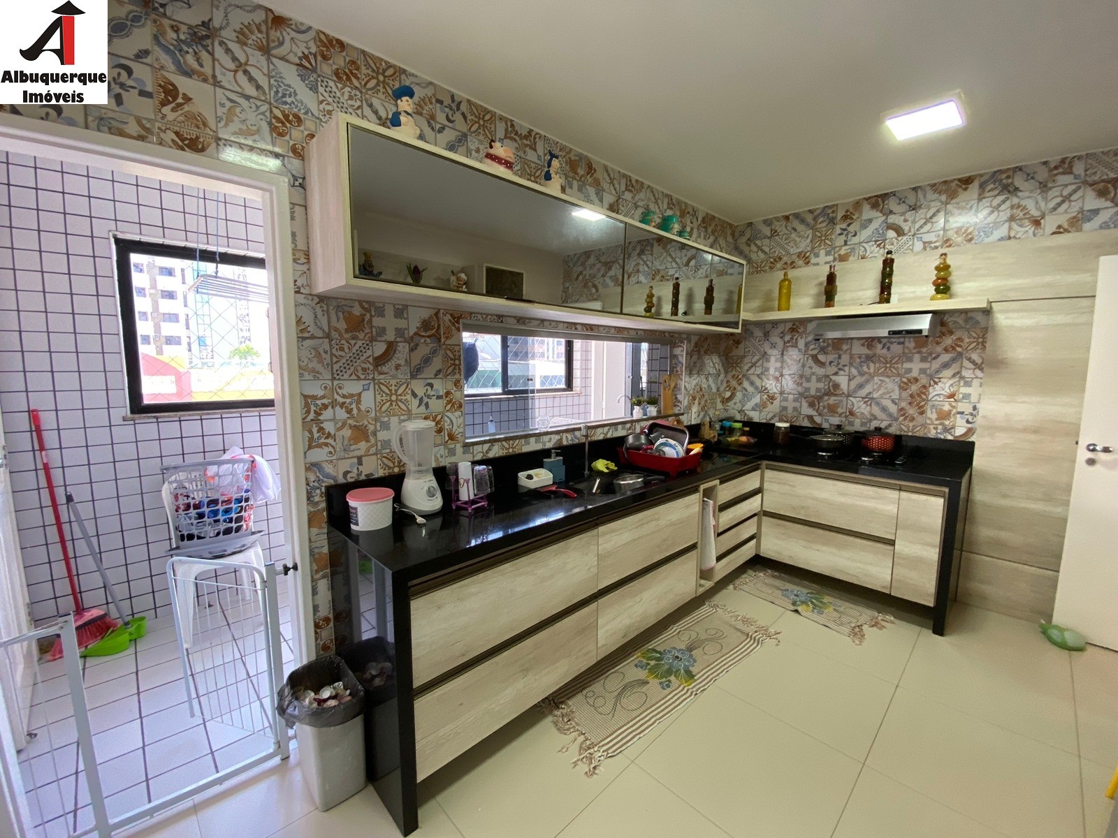 Apartamento à venda com 3 quartos, 165m² - Foto 4