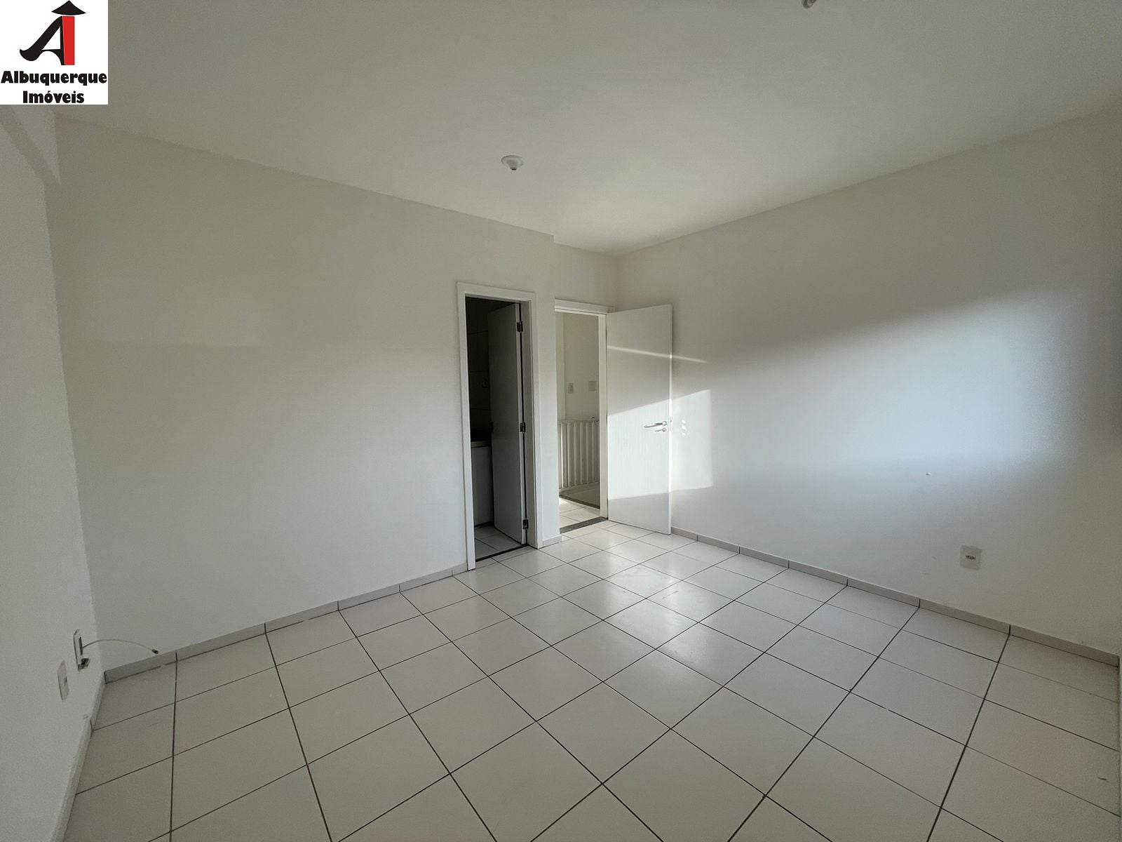 Casa à venda com 3 quartos, 200m² - Foto 2