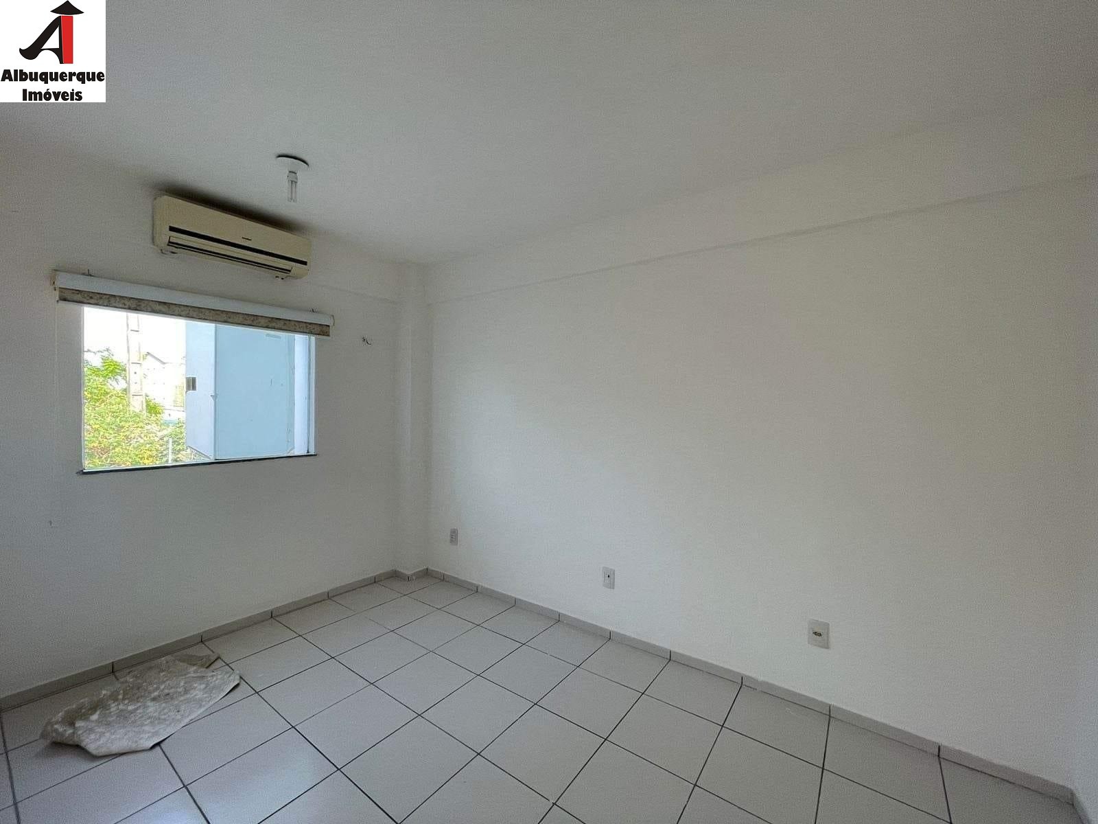 Casa à venda com 3 quartos, 200m² - Foto 4