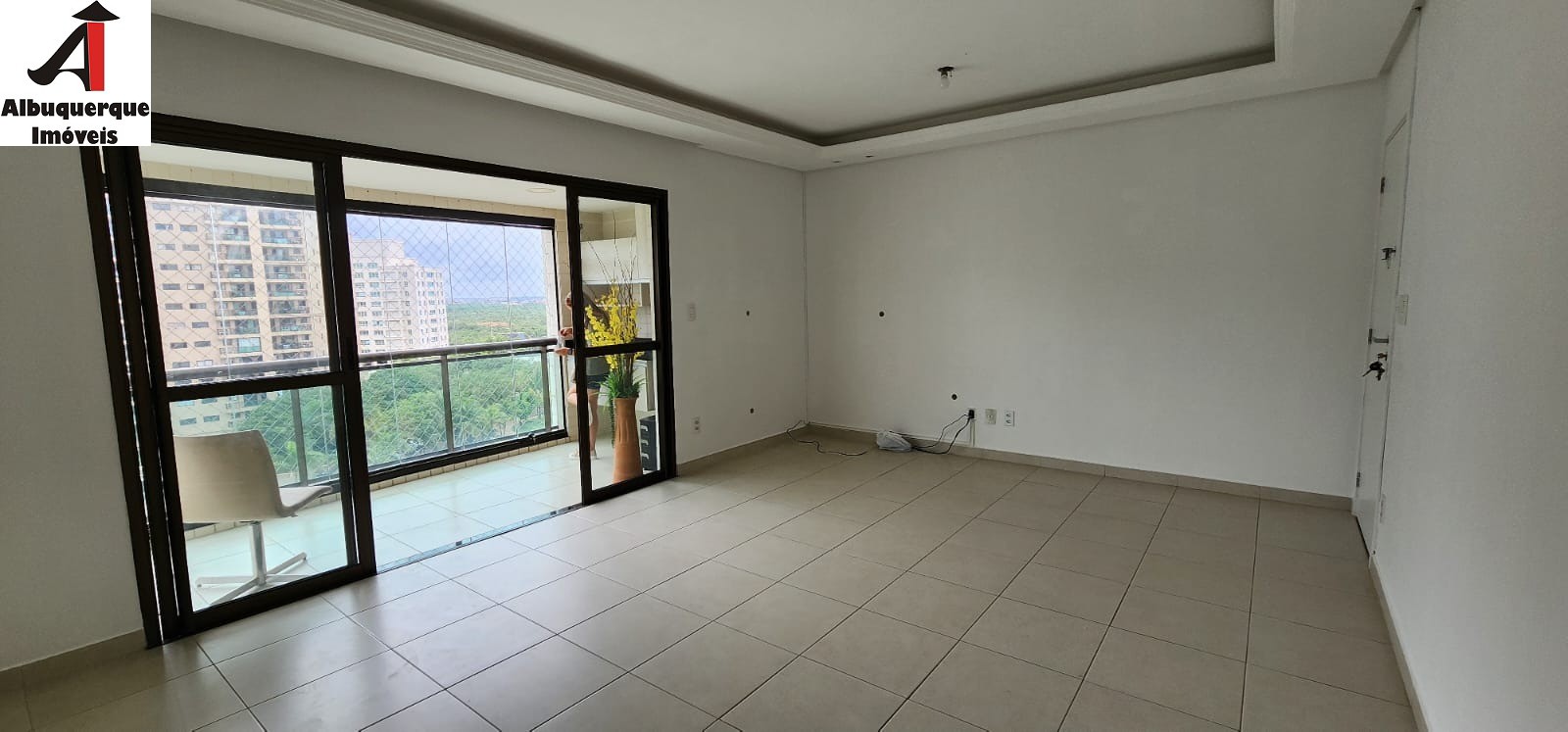 Apartamento à venda com 3 quartos, 113m² - Foto 1