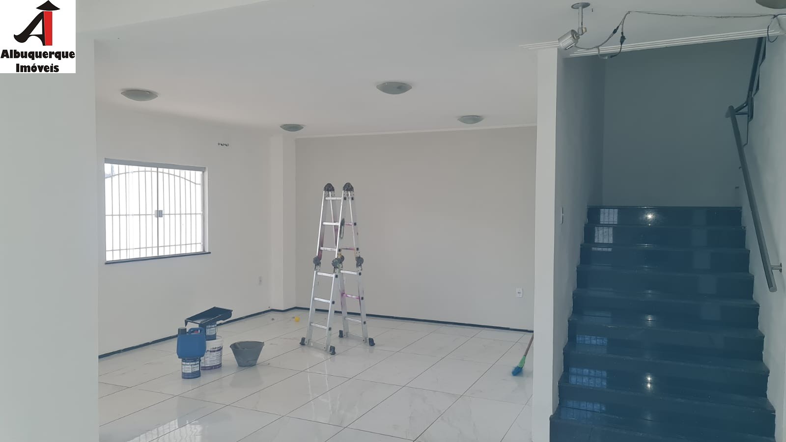 Casa à venda com 4 quartos, 300m² - Foto 11